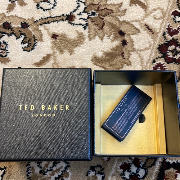 100% Authentic Ted Baker Floral Watch with Box - Picture 6 of 6